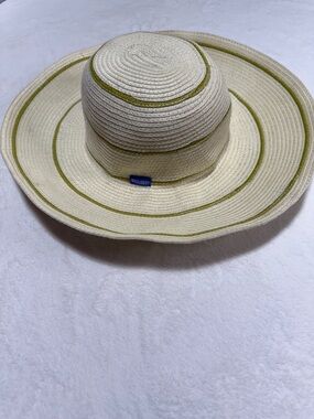 Wallaroo Savannah Wide Brim Straw Sun Hat with Olive Trim